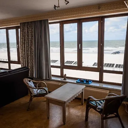 Apartment Uniek Zeezicht